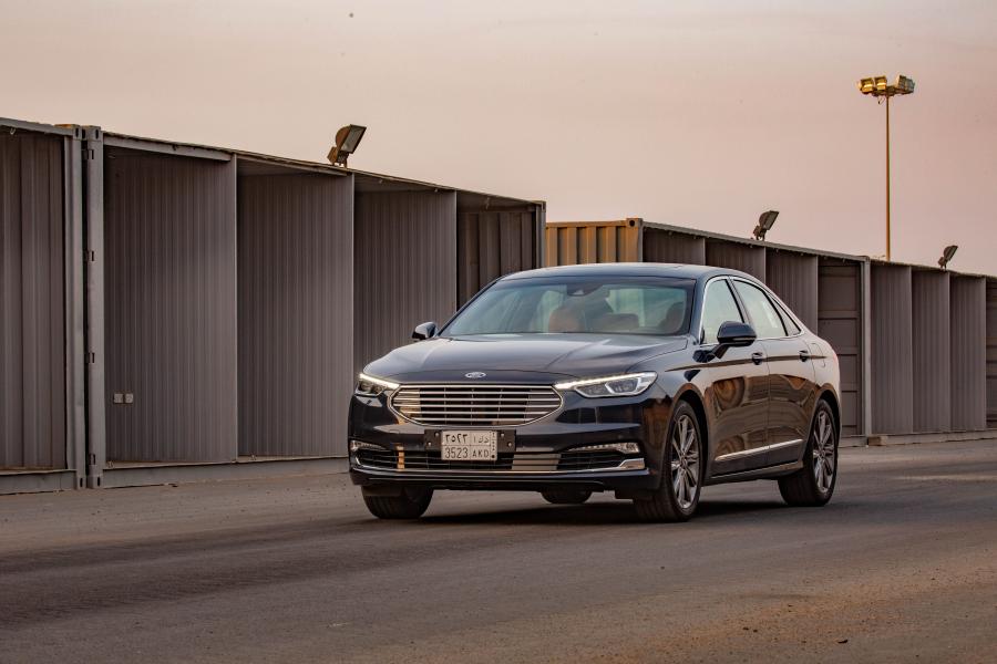  Ford Taurus Titanium 2019 года  (UAE) (фото 1 из 10)